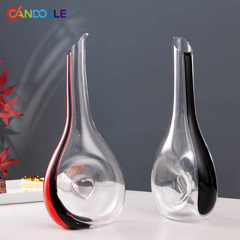 1200ml Crystal Hollow Heart Glass Wine Decanter for Red Wine Aeration
