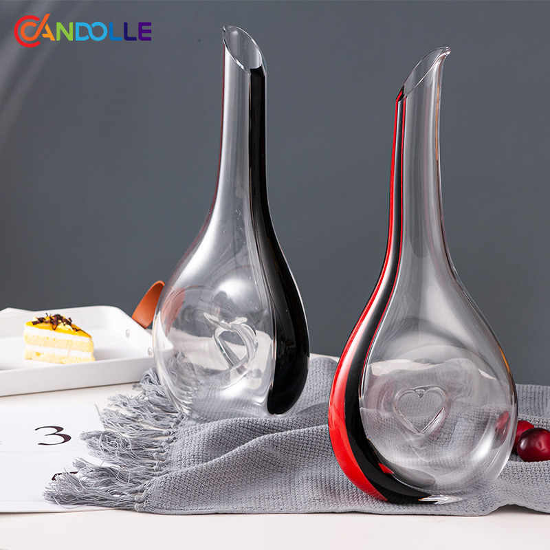 1200ml Hand-blown Crystal Hollow Heart Wine Decanter for Wine Tasting 1200ml Hand-blown Crystal Hollow Heart Wine Decanter for Wine Tasting