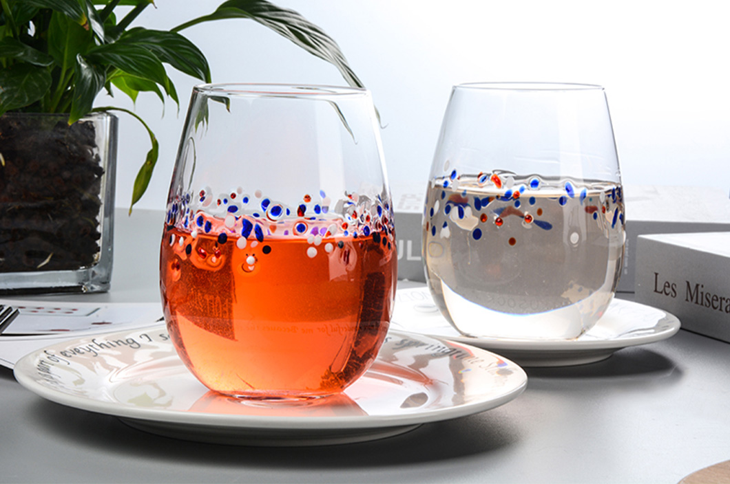 520ml Handblown Stemless Drinking Glass with Colorful Dots Decoration 520ml Handblown Stemless Drinking Glass with Colorful Dots Decoration